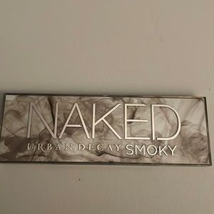 Urban Decay Naked Smoky Eyeshadow Palette